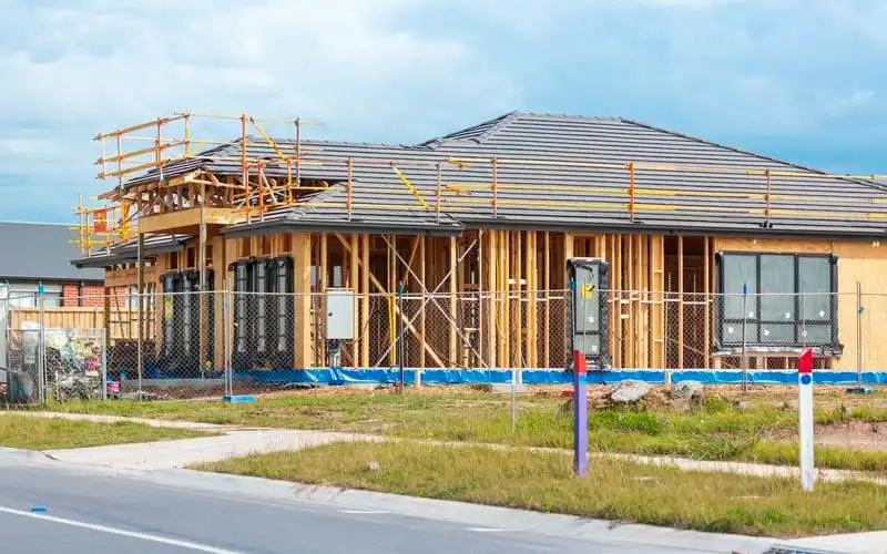 Construction work falls despite year-end HomeBuilder push