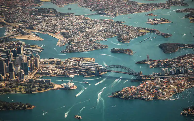 Average Aussie home price falls to $651,100