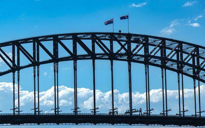Aussie Home Loans cuts and raises fixed and variable rates