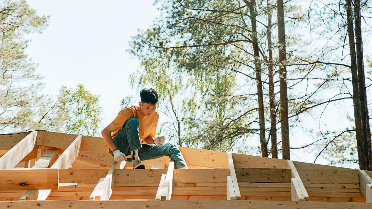 Inflation eases to 4% but housing keeps core pressure elevated