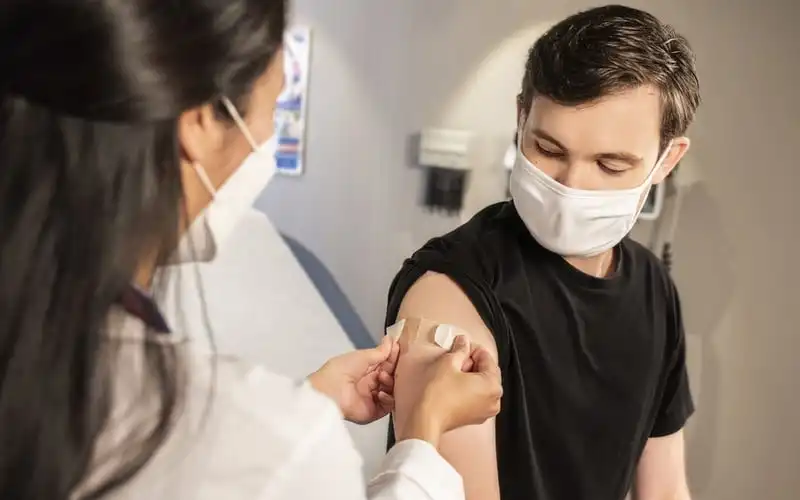 Vaccinated Australian consumers more confident than unvaxxed