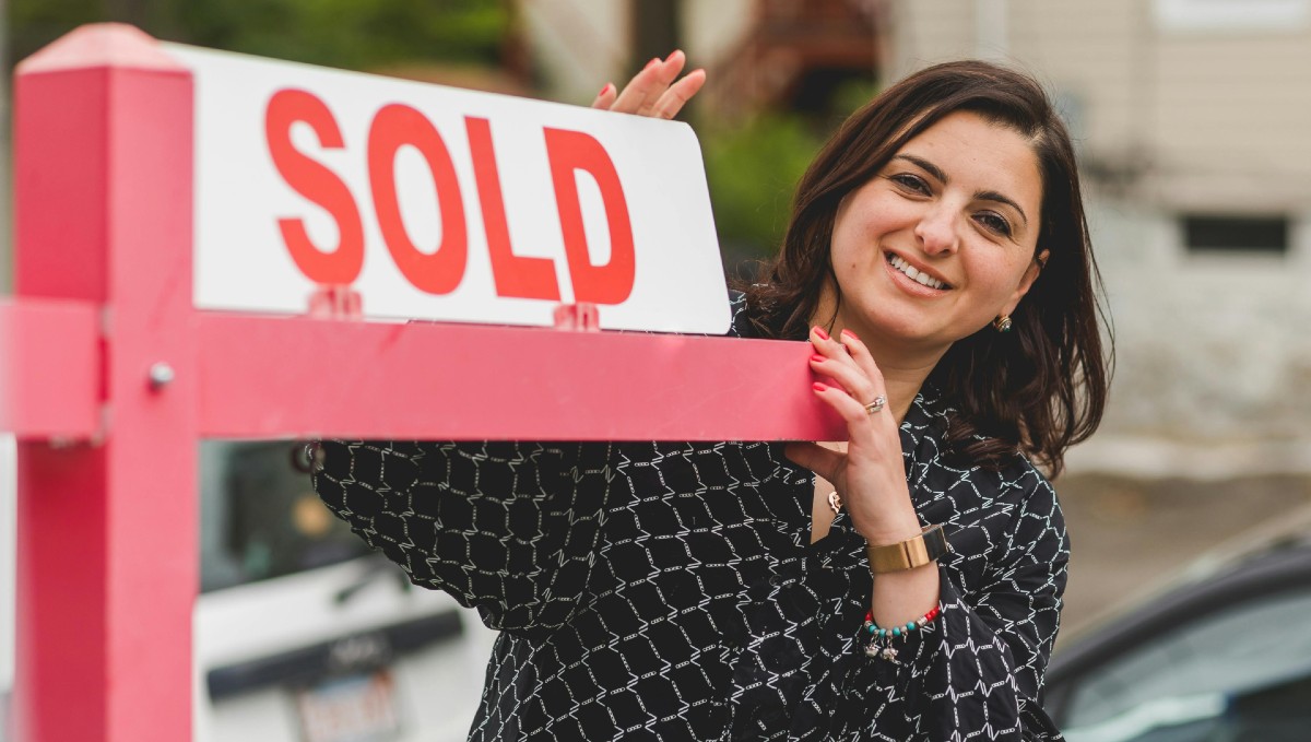 Smaller lenders adjust rates as RBA holds
