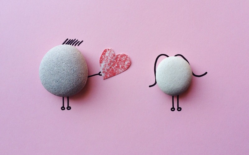 No love lost: Aussies prioritise finances over romance