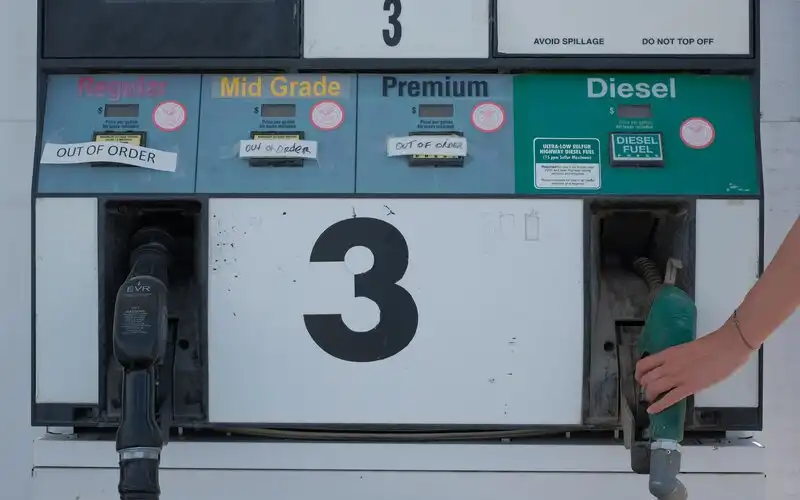 Petrol price growth rate at 31-year high, prompting many to pursue electric vehicles
