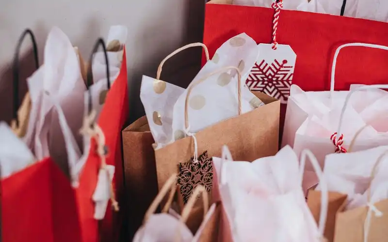 84% of Aussies want the 'lazy present' of a gift card this year