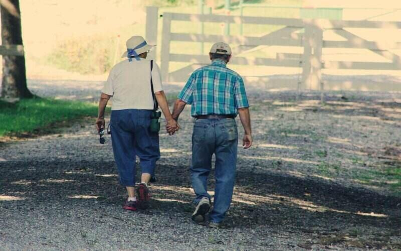 Comfortable retirement lifestyle costs increase for couples and singles