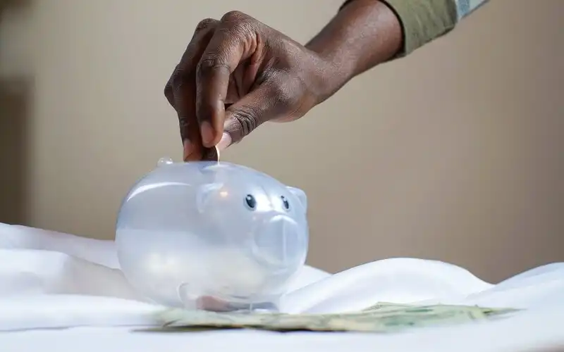 Banks accused of not passing cash rate rises on to savings accounts