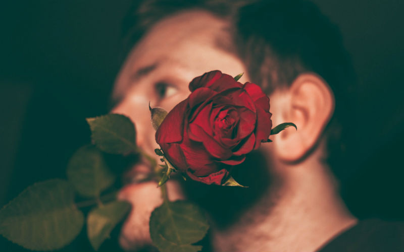ACCC warns of Valentine’s Day scammers
