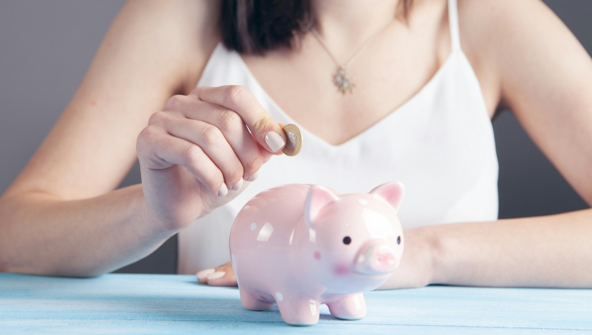 Macquarie, AMP lift top term deposit rates