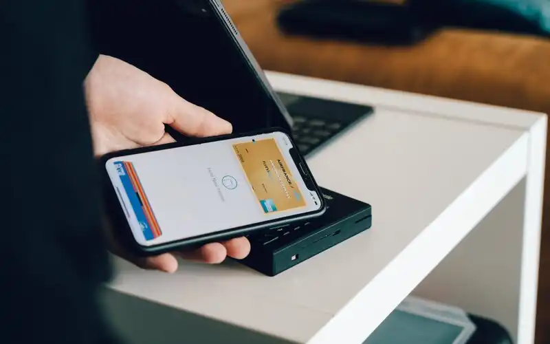 Apple and CBA 'locked in a fight' over Apple Pay