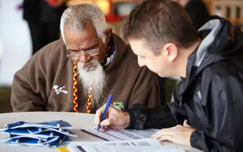 Three-quarters of Indigenous Australians struggling with finance