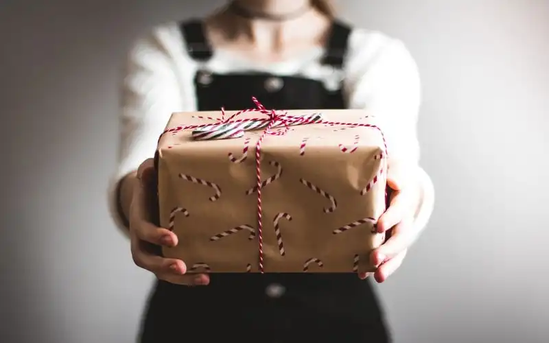 Half a million Aussies say a bad Christmas gift has ruined a friendship