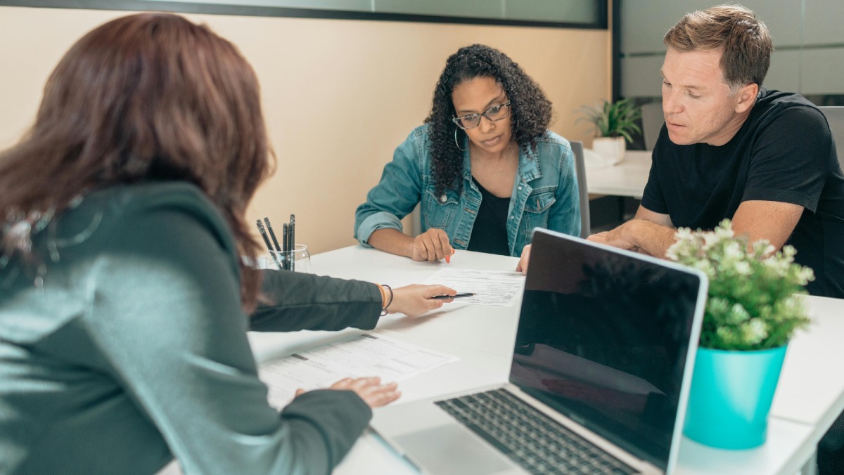 Extending the loan term when refinancing a home loan