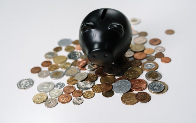 Estadísticas Vadear Parte Macquarie Bank cuts one-year term deposit rate for the first time since  March